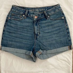 AMERICAN EAGLE - High waisted jean shorts
